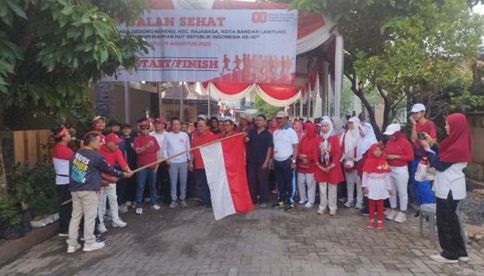 Warga Perum Bumi Puspa Kencana Gelar Jalan Sehat Peringati HUT RI Ke-80