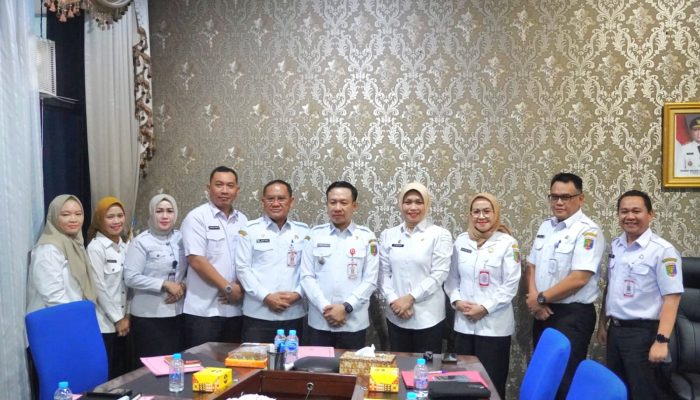 Sekdaprov Marindo Kurniawan Pimpin Rapat Implementasi SRIKANDI V3 di Lampung