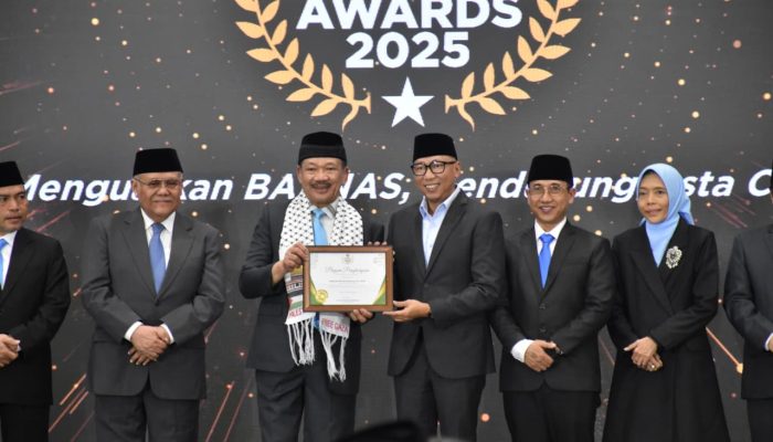 Gubernur Lampung Rahmat Mirza Raih Penghargaan Kepala Daerah Pendukung Gerakan Zakat dari Baznas