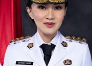 Mobil Dinas Gubernur Maluku Utara Ditabrak, Sherly Tjoanda Selamat dan Cuma Senyum-Senyum Sambil Pegang Kepala