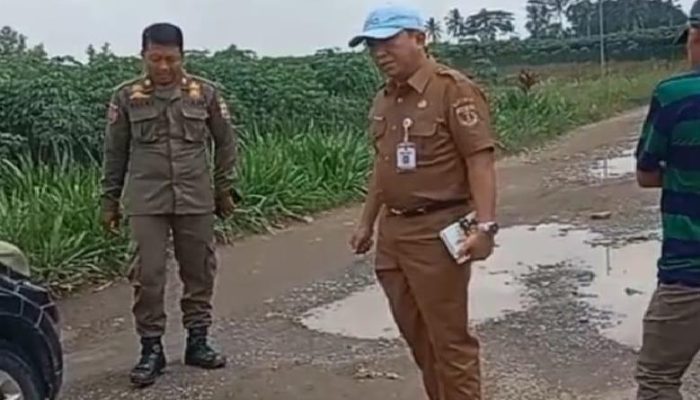 Camat Punggur Gerak Cepat Tangani Jalan Rusak di Desa Astomulyo Lampung Tengah