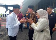 Jokowi–Iriana Melayat Rugaiya Usman Istri Jenderal Wiranto, Beri Penghormatan Terakhir di Lanud Adi Soemarmo