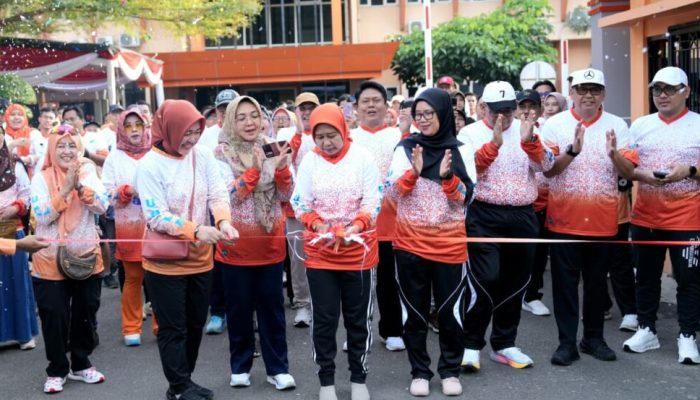 FISIP Unila Rayakan 39 Tahun dengan Jalan Sehat Penuh Kebersamaan