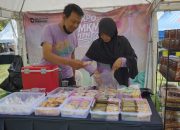 PTPN I Beri Pinjaman Rp100 Juta untuk Usaha Kue “Lies Cook” Benny Yoga Perdana
