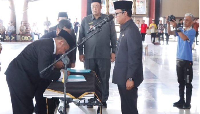 Ardito Wijaya Rolling 74 Pejabat, Sekwan DPRD Lamteng Ichsan Dicopot Diganti Yasir Asromi