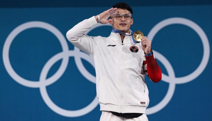 Deretan Prestasi Rizky Juniansyah, Lifter Emas Olimpiade yang Diangkat Prabowo Jadi Letnan Dua TNI