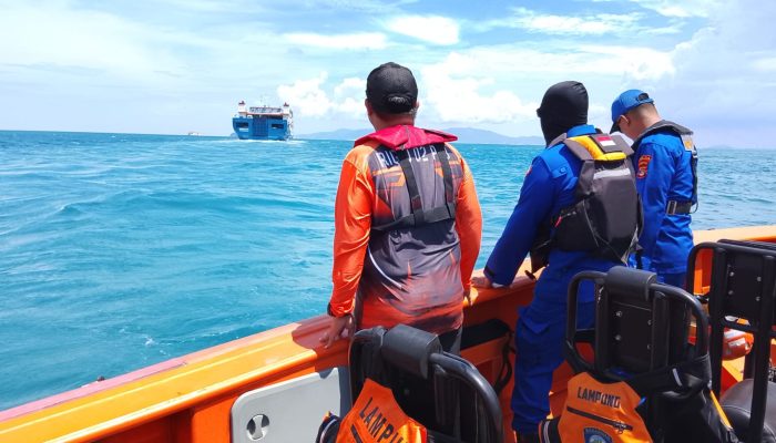 Tim SAR Gabungan Lakukan Pencarian Penumpang KMP Dorothy yang Jatuh ke Laut