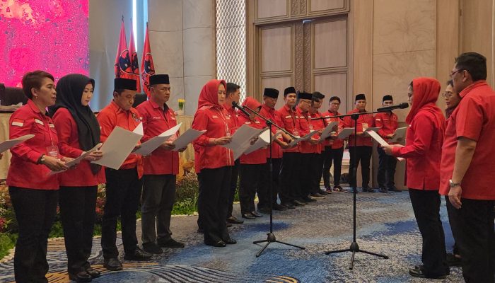 Ketua DPP PDIP Puti Guntur Soekarno Lantik Ketua DPD PDIP Lampung: Segera Konsolidasi Laksanakan Kerja Politik