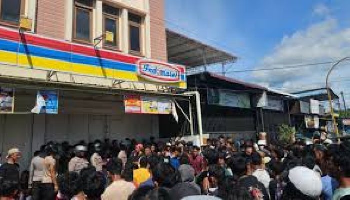 Ayah di Sibolga Minta Maaf Usai Ikut Menjarah: “Saya Hanya Ingin Anak Saya Makan”