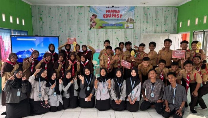 Mahasiswa FKIP Unila Bikin Gebrakan! Prabha Edu-Fest & Taman Literasi Interaktif Resmi Hadir di SMPIT Auladina