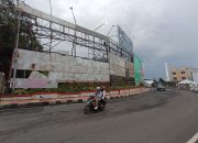 Keropos dan Berkarat, Reklame di Tugu Adipura Bandar Lampung Ancam Keselamatan Warga