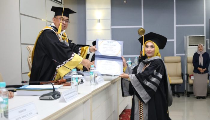 Bedah Efektivitas Bansos: Ukhti Ciptawaty Raih Gelar Doktor ke-54 FEB Unila Lewat Riset Kemiskinan Nasional