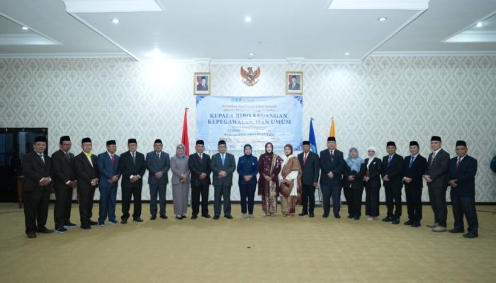 Rektor Unila Lantik Pejabat Strategis, Indrayati Putri Idrus Jabat Kepala Biro Keuangan