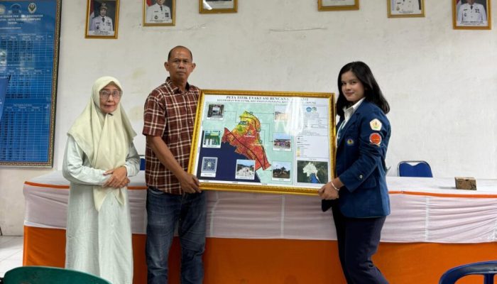 Mahasiswa KKN Unila Way Lunik 1 Susun Peta Jalur Evakuasi Tsunami, Perkuat Kesiapsiagaan Warga Pesisir