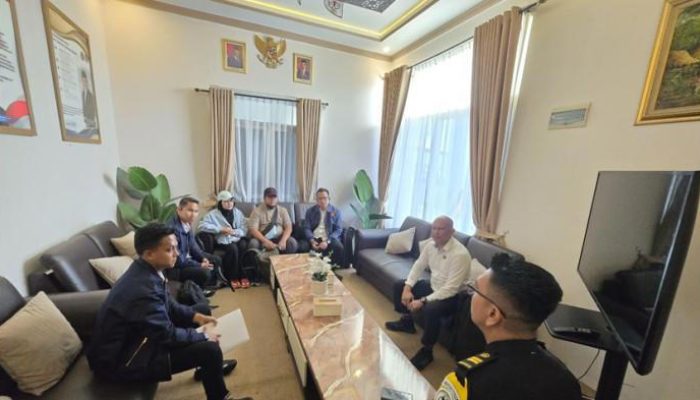 Game Over! Pelarian Andi-Camelia Berakhir di Pintu Kedatangan MH860, Kini Siap Hadapi Kasus Investasi Fiktif