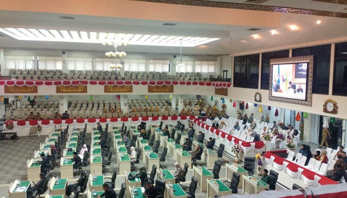 Banyak Interupsi, DPRD Lampung Soroti Ketidakhadiran OPD dalam Rapat Paripurna