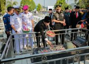 Kenang Jasa Pahlawan, Sekdaprov Marindo Pimpin Ziarah Khidmat di HUT Lampung ke-62