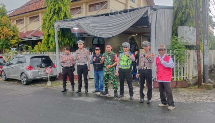 Pelaksanaan Jumat Agung di GKSBS Pahoman, berjalan tertib dan aman.