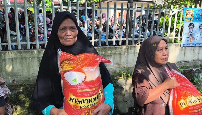 Bunda Eva Turun Gunung! Salurkan Bantuan Korban Banjir Bumiwaras, Siapkan Rusunawa buat Warga Kawasan Rawan