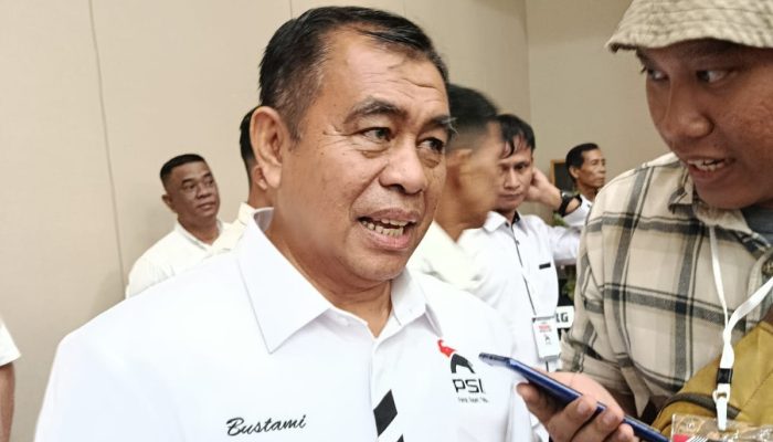 Gajah Lampung Masuk Kandang: Bustami Zainudin Resmi Berbaju Putih di Bawah Bendera Partai Super Tbk.
