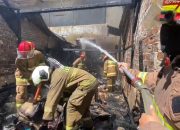 Nasib Apes Di Hari Lebaran, Bedeng Lima Pintu Ludes Terbakar, Emas 10 Gram Jadi Abu