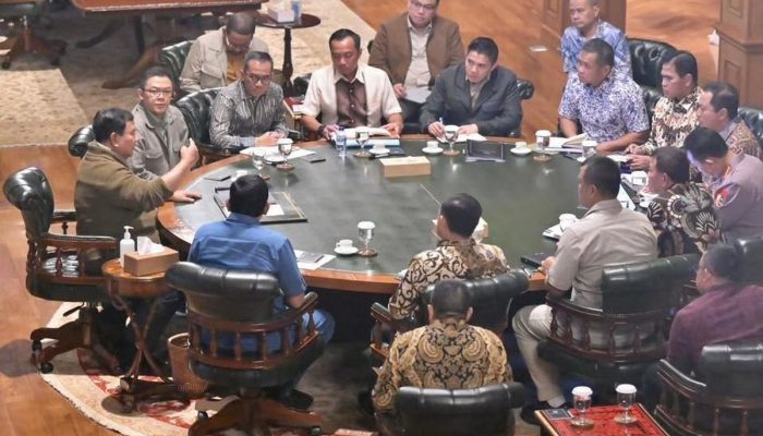 Prabowo Kumpulkan Menhan, Kapolri, Hingga Panglima TNI!