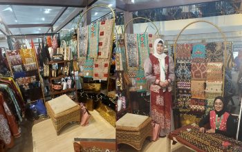 Tapis Lampung Guncang Jakarta! Booth Persit Radin Inten Jadi Primadona di Balai Kartini