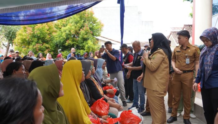 Wali Kota Bandar Lampung Salurkan Bantuan Beras kepada Puluhan Ribu KPM di Kota Bandar Lampung