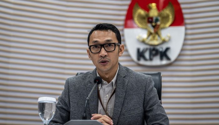 Diduga Terima Rp 2 Miliar & Mobil Mewah dari Anggota DPR, Model Cantik Ini Dipanggil Ulang oleh KPK!