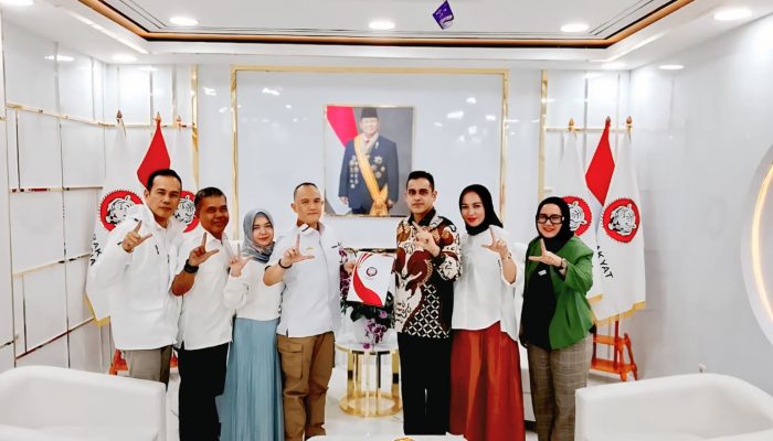 Kebut Verifikasi Pemilu, DPD PRI Lampung Resmi Serahkan Struktur 15 Kabupaten/Kota ke Ketum Nazaruddin