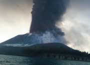 Gunung Anak Krakatau Masih Berstatus Waspada, Masyarakat Diminta Tetap Siaga