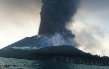 Gunung Anak Krakatau Masih Berstatus Waspada, Masyarakat Diminta Tetap Siaga