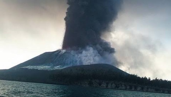 Gunung Anak Krakatau Masih Berstatus Waspada, Masyarakat Diminta Tetap Siaga