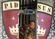 Gandeng Pengacara Cincin Berlian,  Hotman Paris Resmi Dampingi Febrie Adriansyah Hadapi Jeratan Kasus TPPU! 