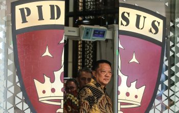 Gandeng Pengacara Cincin Berlian,  Hotman Paris Resmi Dampingi Febrie Adriansyah Hadapi Jeratan Kasus TPPU! 