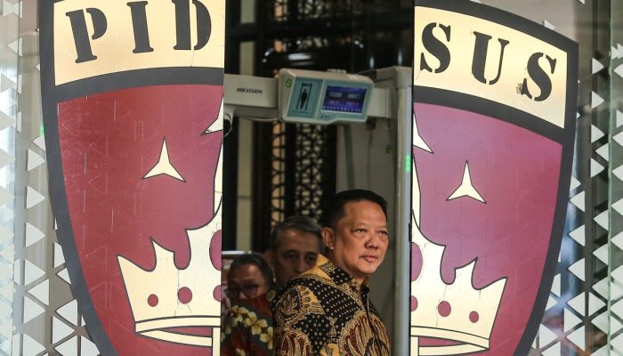 Gandeng Pengacara Cincin Berlian,  Hotman Paris Resmi Dampingi Febrie Adriansyah Hadapi Jeratan Kasus TPPU! 