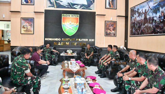 Danbrigif 4 Mar/BS Perkuat Kolaborasi Pertahanan Melalui Audiensi dengan Pangdam XXI/RI