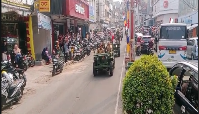 Puluhan Jeep Tua Turun Gunung! Willys Lampung Community Curi Perhatian di Pawai Budaya HUT ke-344 Kota Tapis Berseri!
