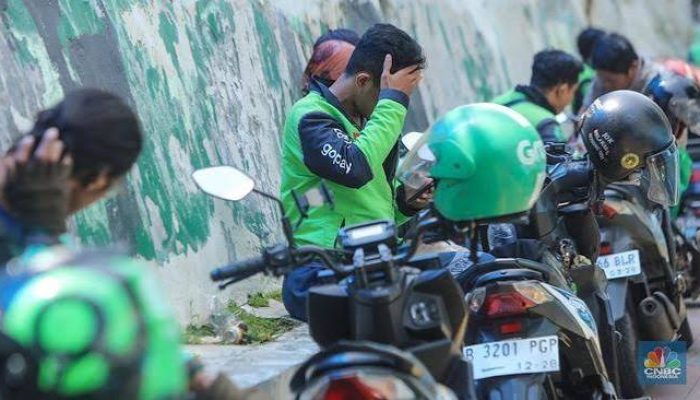 Tarif Ojol Naik, Mahasiswa Keluhkan Ongkos ke Kampus Makin Membengkak
