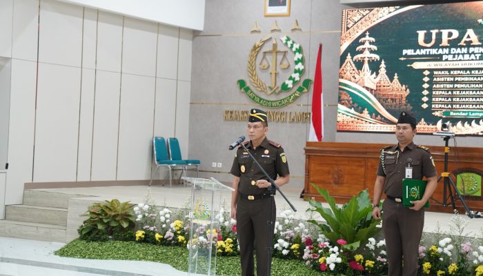 Kajati Lampung Taufan Zakaria Lantik Wakajati dan Enam Pejabat Baru, Ini Daftar Lengkapnya