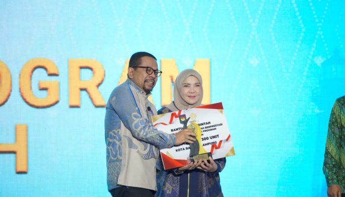 Sukseskan Program 3 Juta Rumah Prabowo, Eva Dwiana Bawa Bandar Lampung Sabet Penghargaan dan 300 Bedah Rumah