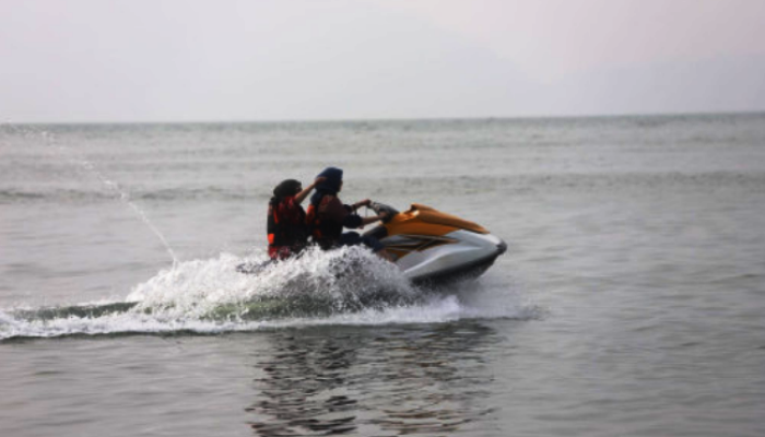 TP PKK dan Bhayangkari Promosikan Wisata Danau Ranau, Istri Kapolda Lampung Jajal Naik Jetski