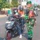 Antisipasi Dampak Abu Krakatau, Babinsa Pahoman Bersama Aparat Kelurahan Bagikan Masker Gratis