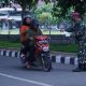 Prajurit Kima Brigif 4 Mar/BS Bagikan Masker kepada Masyarakat Terdampak Erupsi Anak Gunung Krakatau