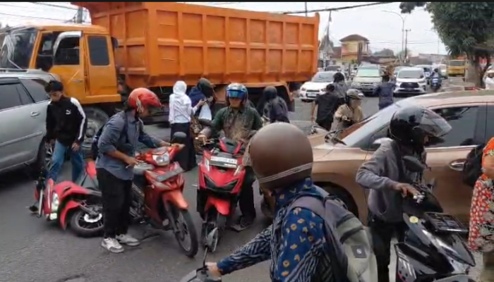 Kecelakaan Beruntun di Jalan Pramuka Bandar Lampung, Fuso Tabrak Sejumlah Kendaraan