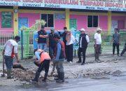 Pemkot Bandar Lampung Bersihkan Drainase Jalan Pulau Singkep, Cegah Genangan Berulang