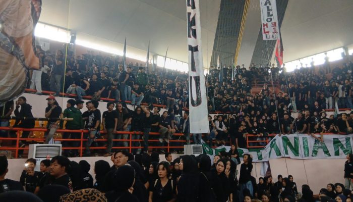Parade Unila 2026 Berujung Kericuhan, Persoalan Tempat Duduk hingga Penggunaan Smoke Bomb Disorot