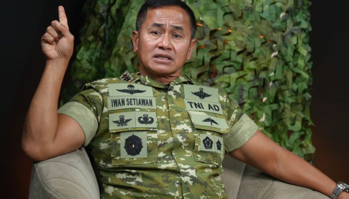 PENAKLUK GUNUNG EVEREST Letjen Iwan Setiawan Ditunjuk Jadi Pangkostrad Dalam Mutasi Terbaru TNI