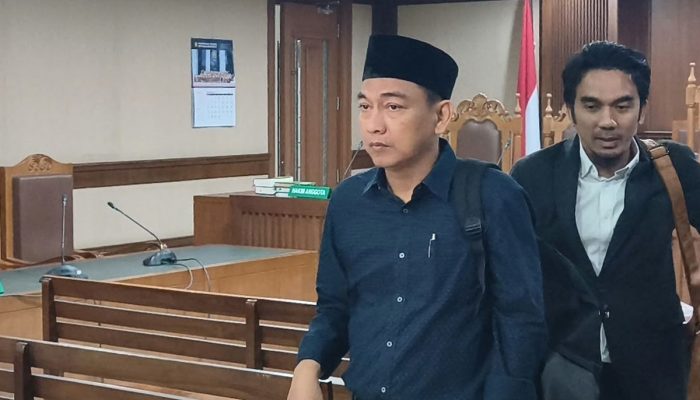 Bacakan Pleidoi, Mantan Ketua Ombudsman Hery Susanto Bantah Terima Suap Nikel dan Minta Bebas Murni
