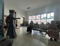Di Balik Pintu Ruang Operasi RSUAM, Ada Doa yang Menguatkan Keluarga Pasien